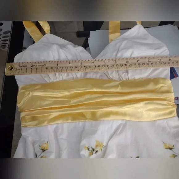 Masquerade vintage pleated lined white party dress, size M yellow roses princess - Picture 7 of 9